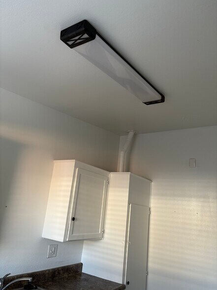 Building Photo - 1239 W Avenue H15