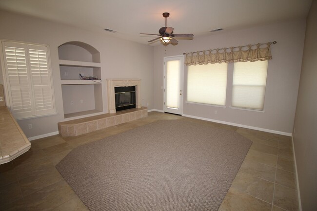 Building Photo - Beautiful Home in Buchanan District + Large Yard