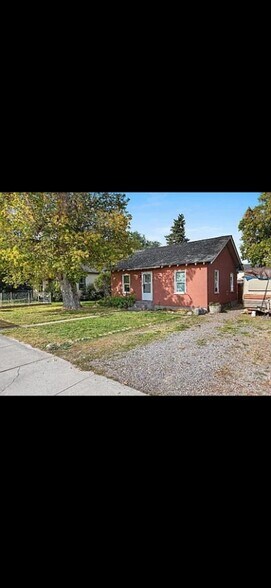 Building Photo - 1732 S 14th St W