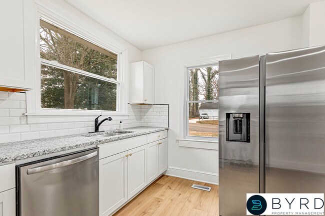 Building Photo - 2958 Winston Churchill Dr