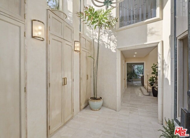 Building Photo - 9213 Warbler Way