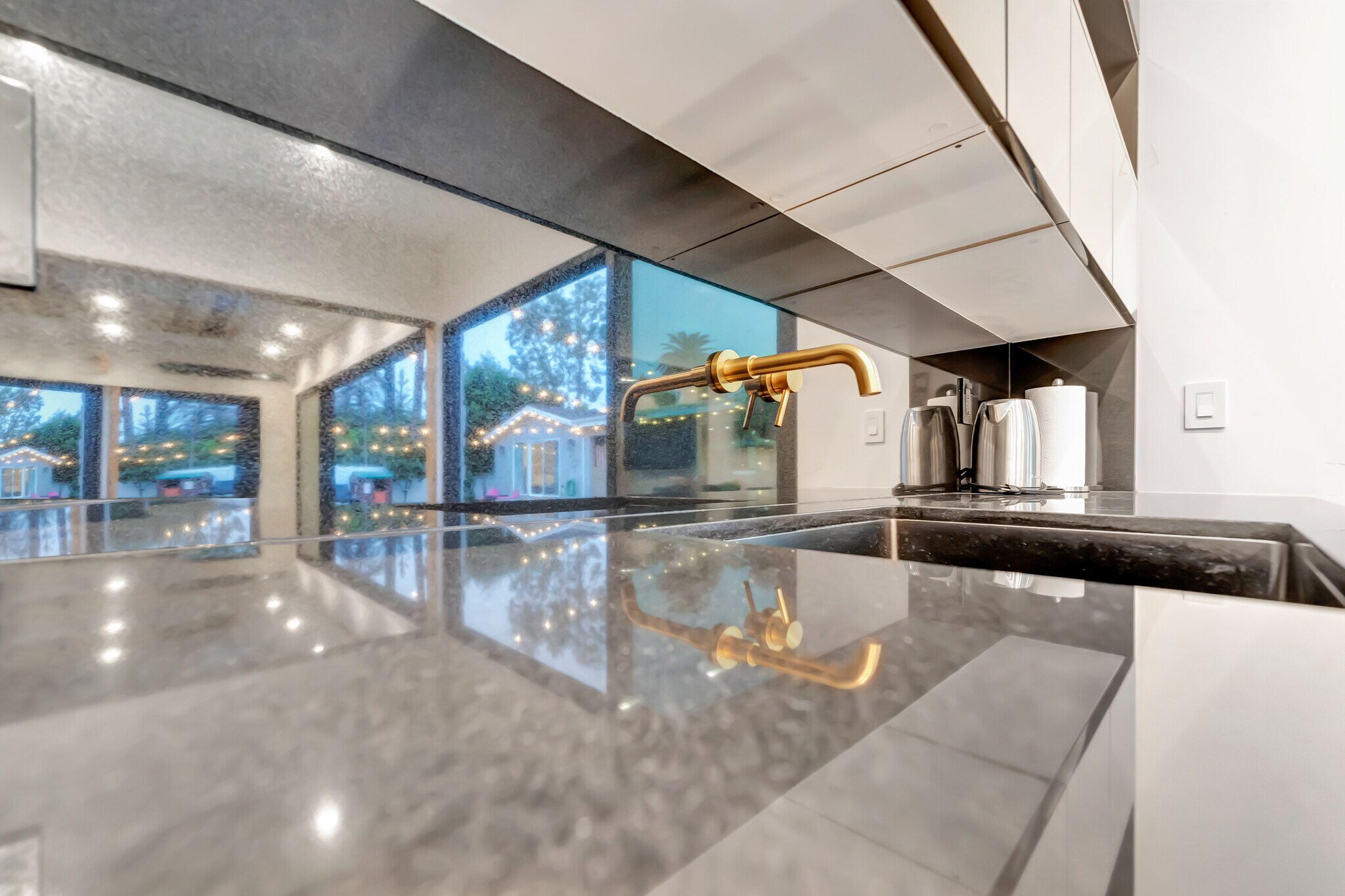 Building Photo - 5817 Ranchito Ave