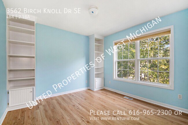Building Photo - Available Now | 4 Bedroom 2.5 Bath Single ...