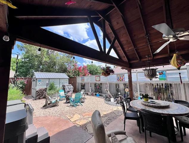 Building Photo - 208 N Walnut St