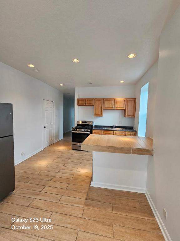 Building Photo - 116 10th St