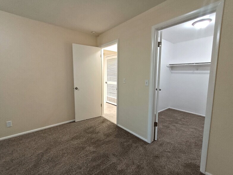 Building Photo - 4536 South 1900 West