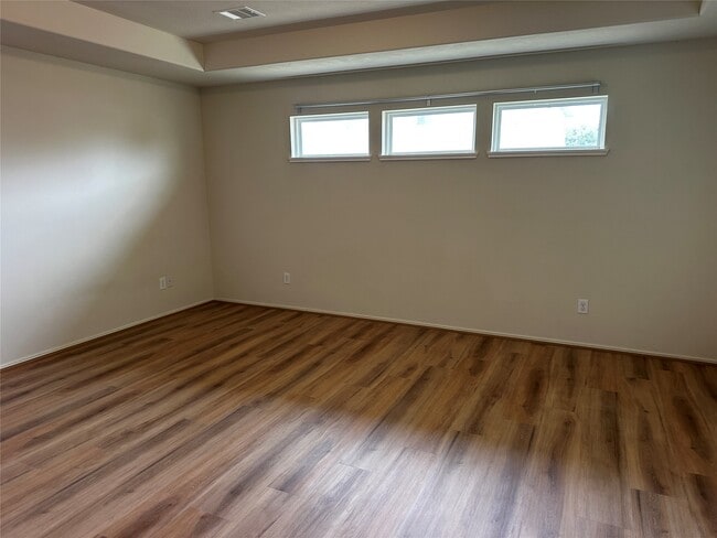 Building Photo - 22206 Oceanic Dr