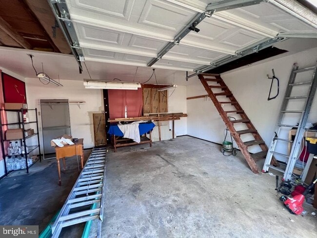 Building Photo - 17 Todd Ln