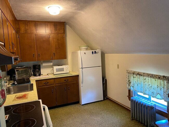 Building Photo - 83 S Main St