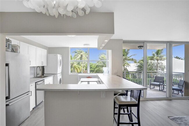 Building Photo - 5200 N Ocean Blvd