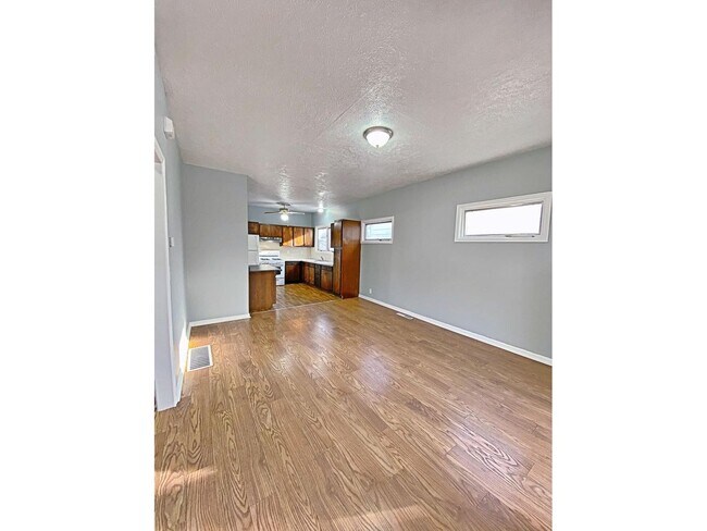 Building Photo - 4707 N 40th Ave