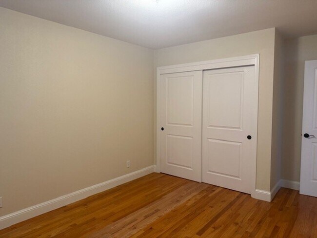 Building Photo - Beautiful Willow Glen 3 Bedroom 2.5 Bath Home.  Located in a desirable neighborhood.