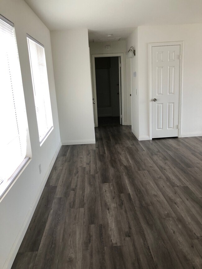 Building Photo - 1707 Keeler St