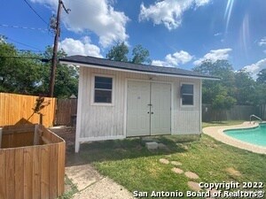 Building Photo - 2713 W Mistletoe Ave