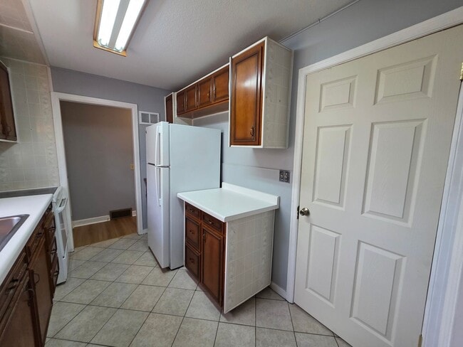 Building Photo - 3 Bed 1 Bath Single Family Home in Wiscons...