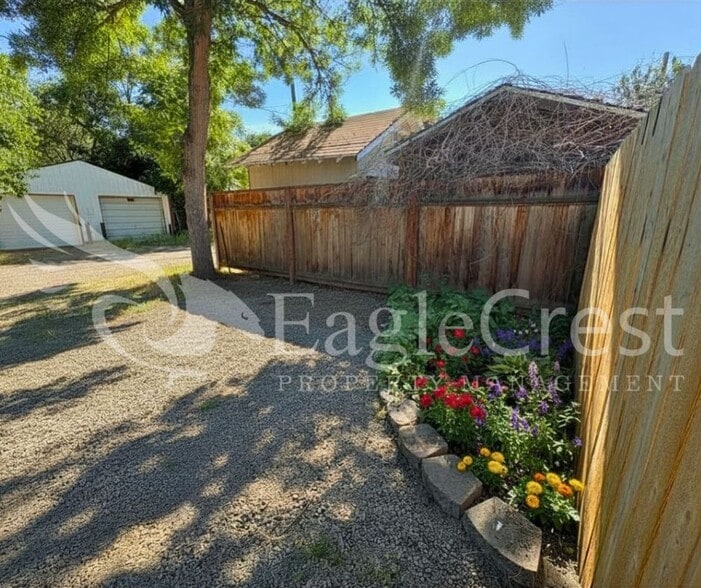 Building Photo - Charming Historic 4-Bedroom Home with Fenced Yard & Chicken Coop ~ $200.00 OFF 2nd MONTH RENT