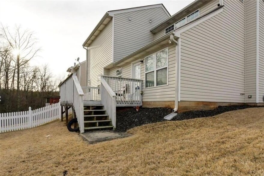 Building Photo - 324 Greystone Pkwy