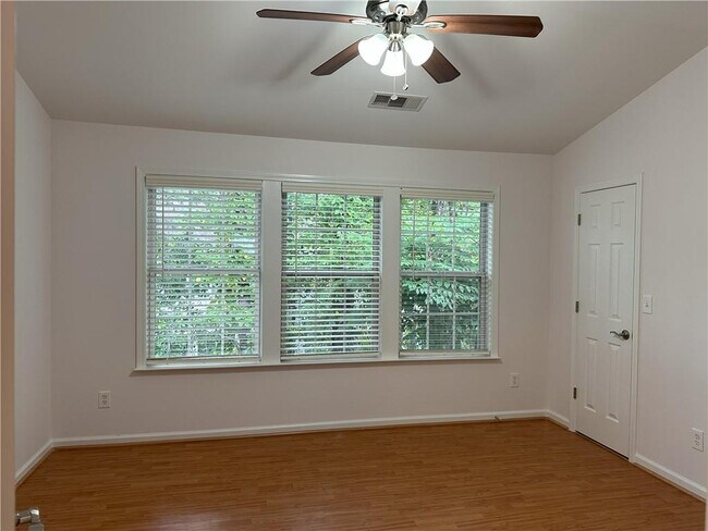 Building Photo - 4162 Howell Park Rd