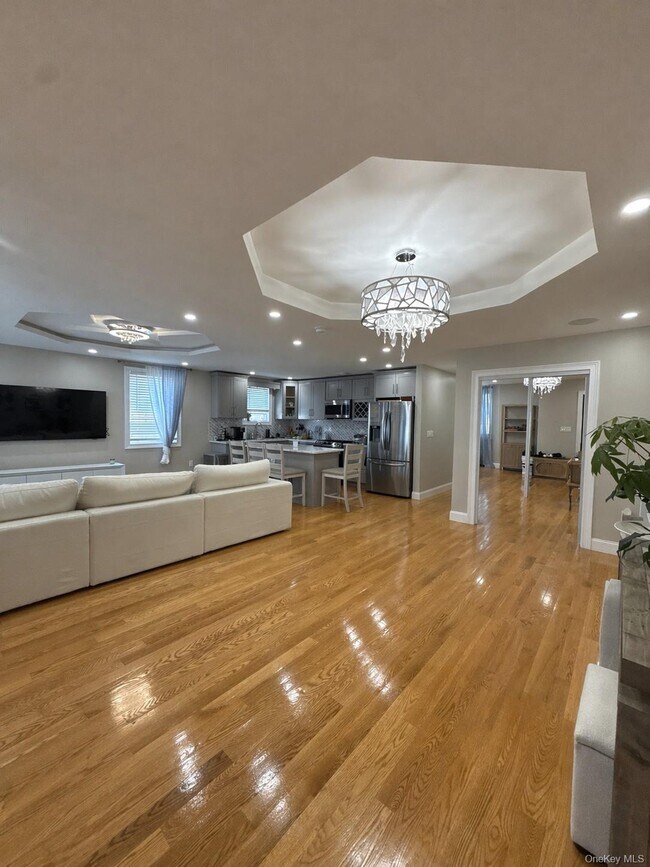 Building Photo - 249-10 139th Ave