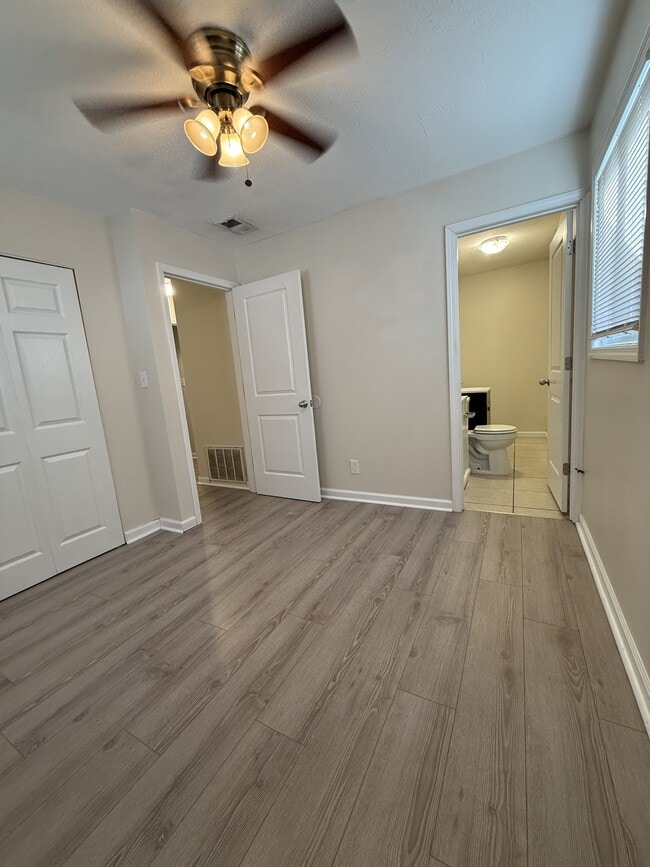 Building Photo - 1242 Sanford Dr