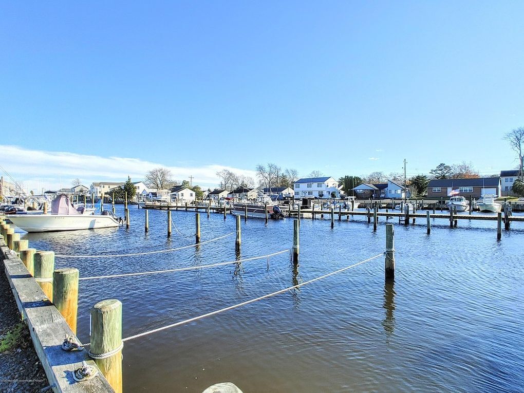 Marina - 57 Oregon Ave