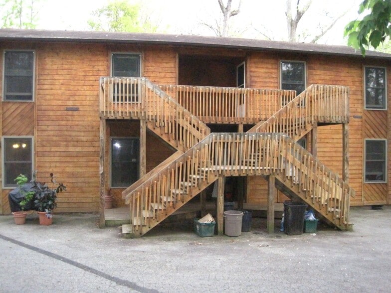 Building Photo - 204 Laurel Cir Dr