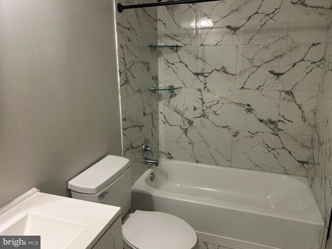 Building Photo - 1006 Fairway Ave