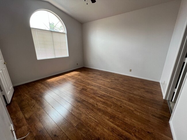 Building Photo - **2 WEEKS FREE OFF OF FIRST MONTH**