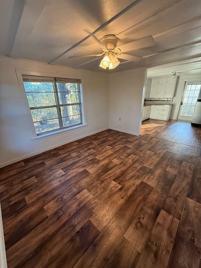 Building Photo - 6555 AR-252