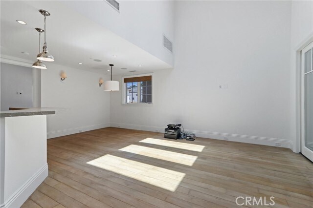 Building Photo - 611 Marigold Ave