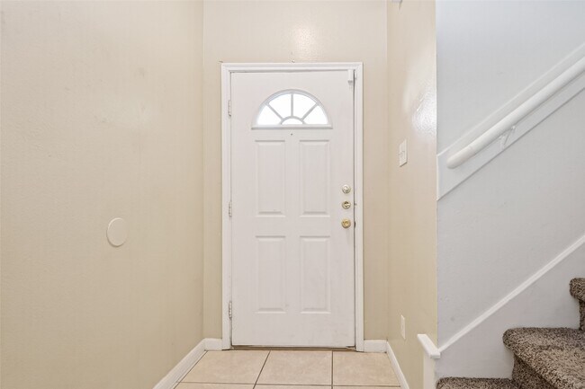 Building Photo - 15515 Waldron Cir