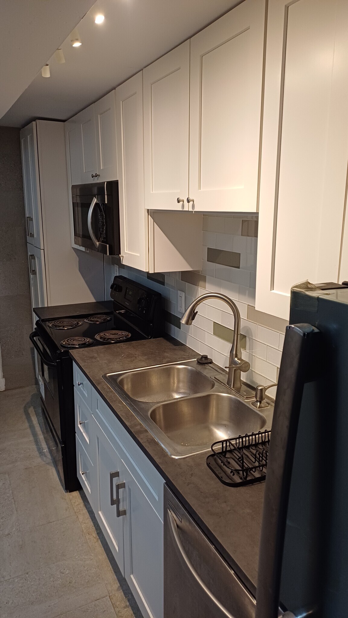 Building Photo - 4221 Grant St NE