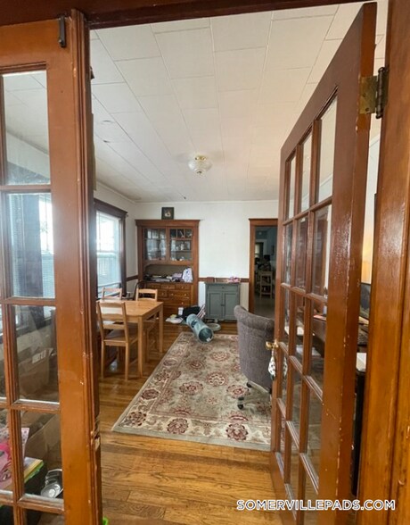 Primary Photo - 63 Pinckney St