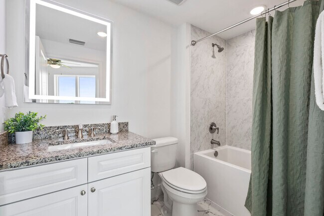 Building Photo - 605 Kemp St