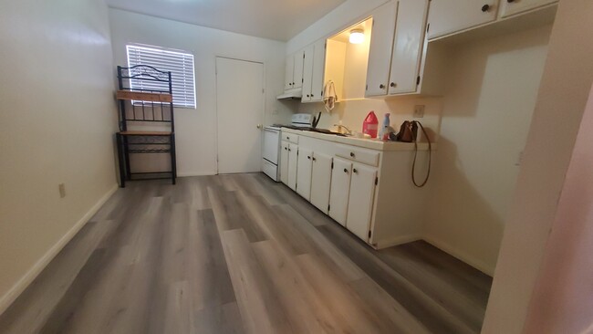 Building Photo - 309 W Barioni Blvd