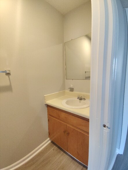 Building Photo - 29 Fonda Dr