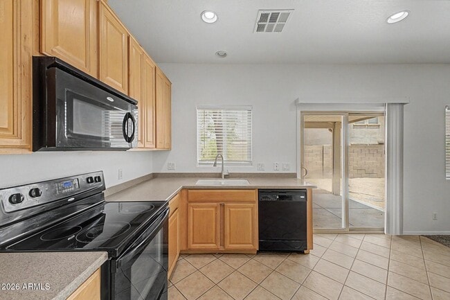 Building Photo - 8770 W Wood Dr