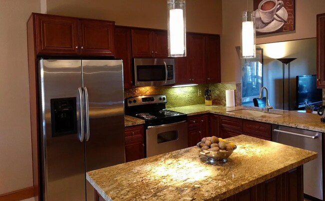 Building Photo - 8870 Villa La Jolla Dr