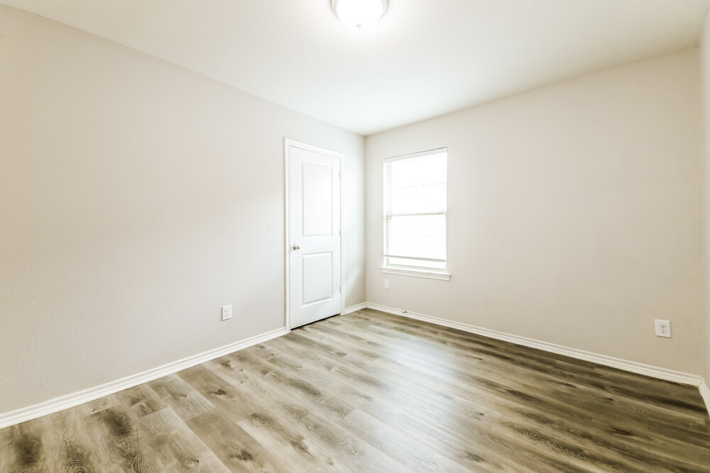 Building Photo - 710 Meadow Wood Ln