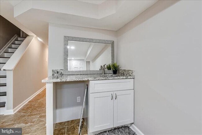 Building Photo - 320 Albemarle St