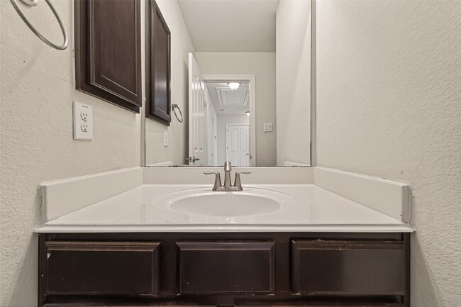 Building Photo - 8908 Clovermist Dr