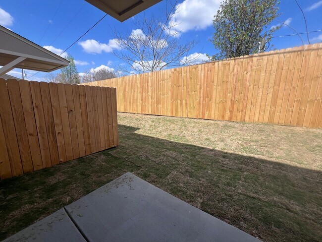 Building Photo - Brand New Townhome off Wire Rd, Close to Vet School and City Soccer Complex