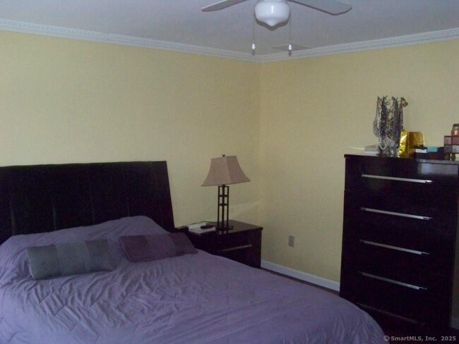 Building Photo - 4 Persimmon Ln