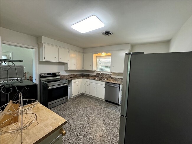 Building Photo - 2063 34th Ave