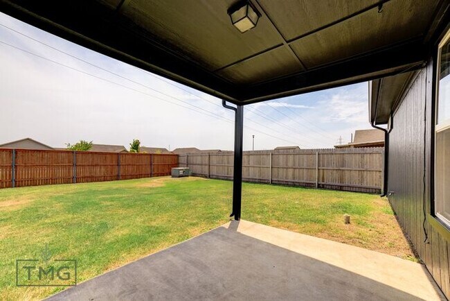 Building Photo - Open House 8/1/24 4pm-5pm! Great 3/2/2 in Owasso’s Lake Valley!