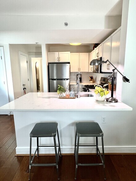 Kitchen - 800 4th St SW
