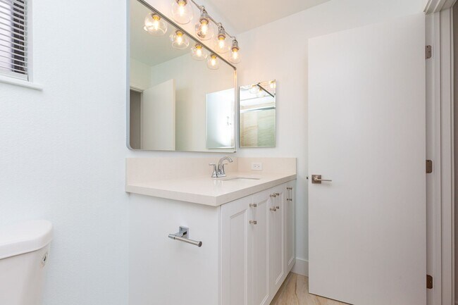 Building Photo - 2 bed, 2 bath Townhome – LA JOLLA/UTC