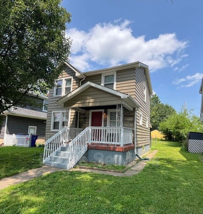 Primary Photo - 2556 Freeman Ave