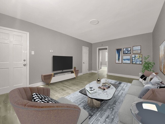 Interior Photo - 5051 Oxford Ave