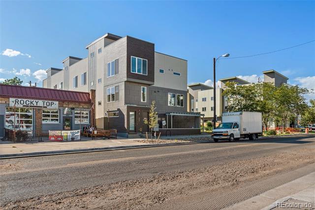 Building Photo - 4921 Lowell Blvd